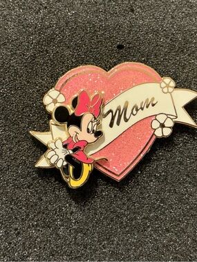 Disney Mom Minnie Mouse Sparkle 3D Pin